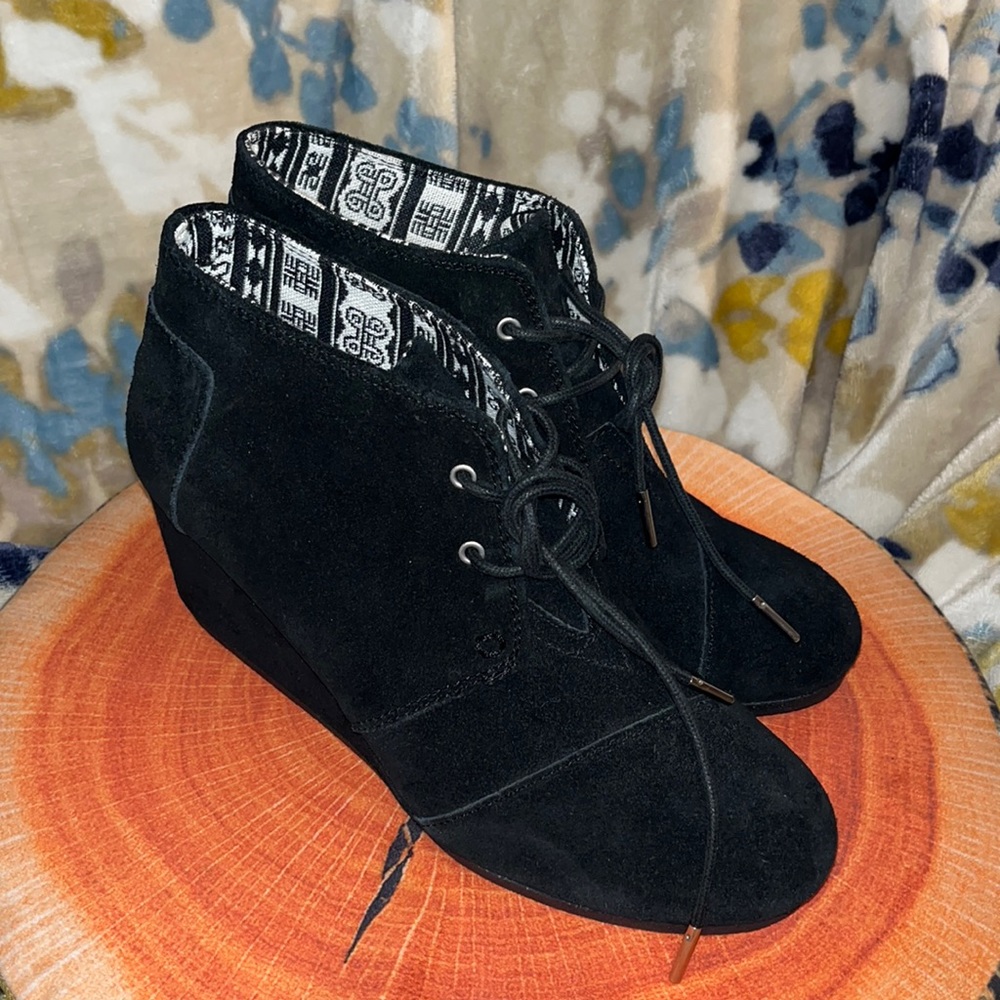 Toms